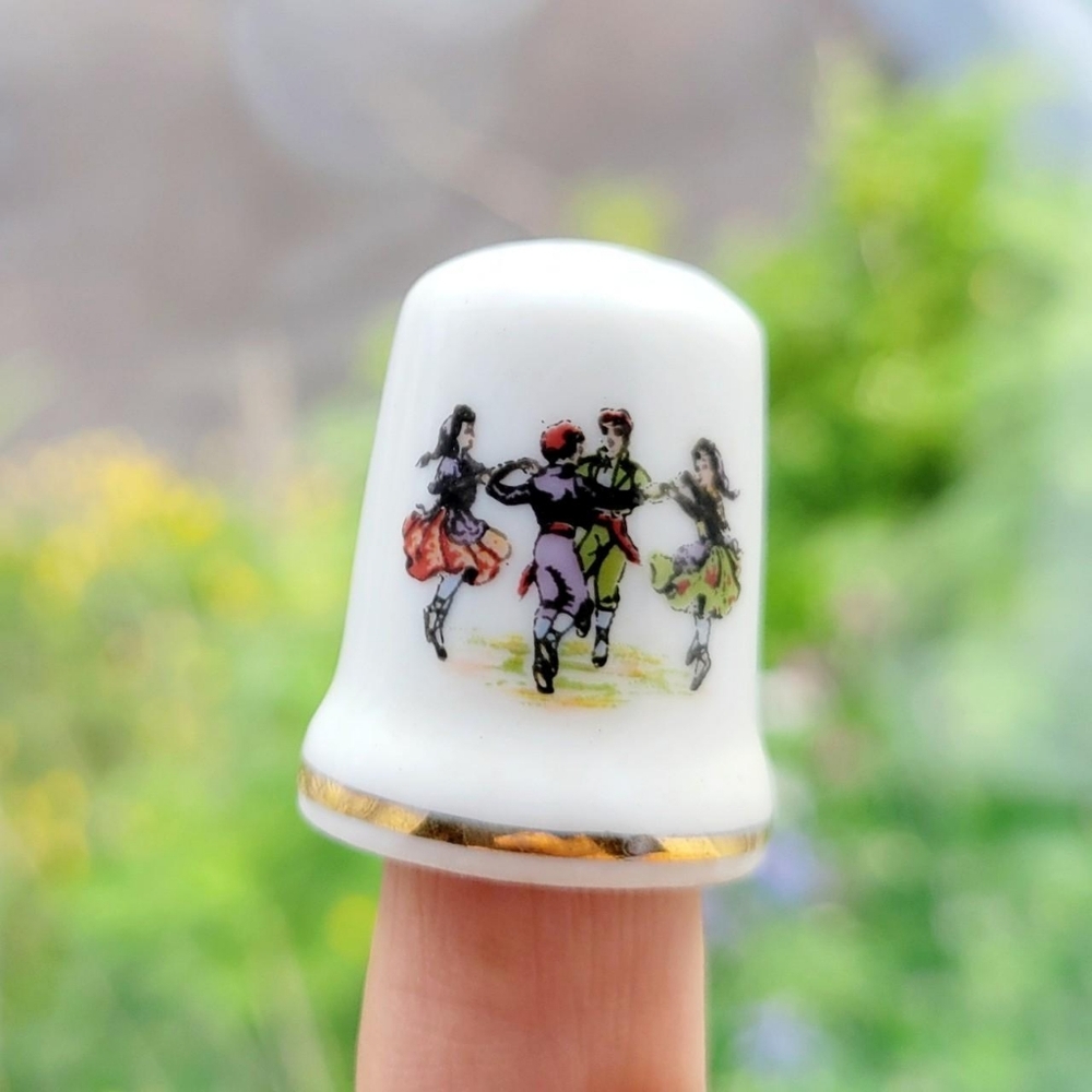 Vintage Dancers of Barcelona Circus Carnival Dance Traditional Thimble